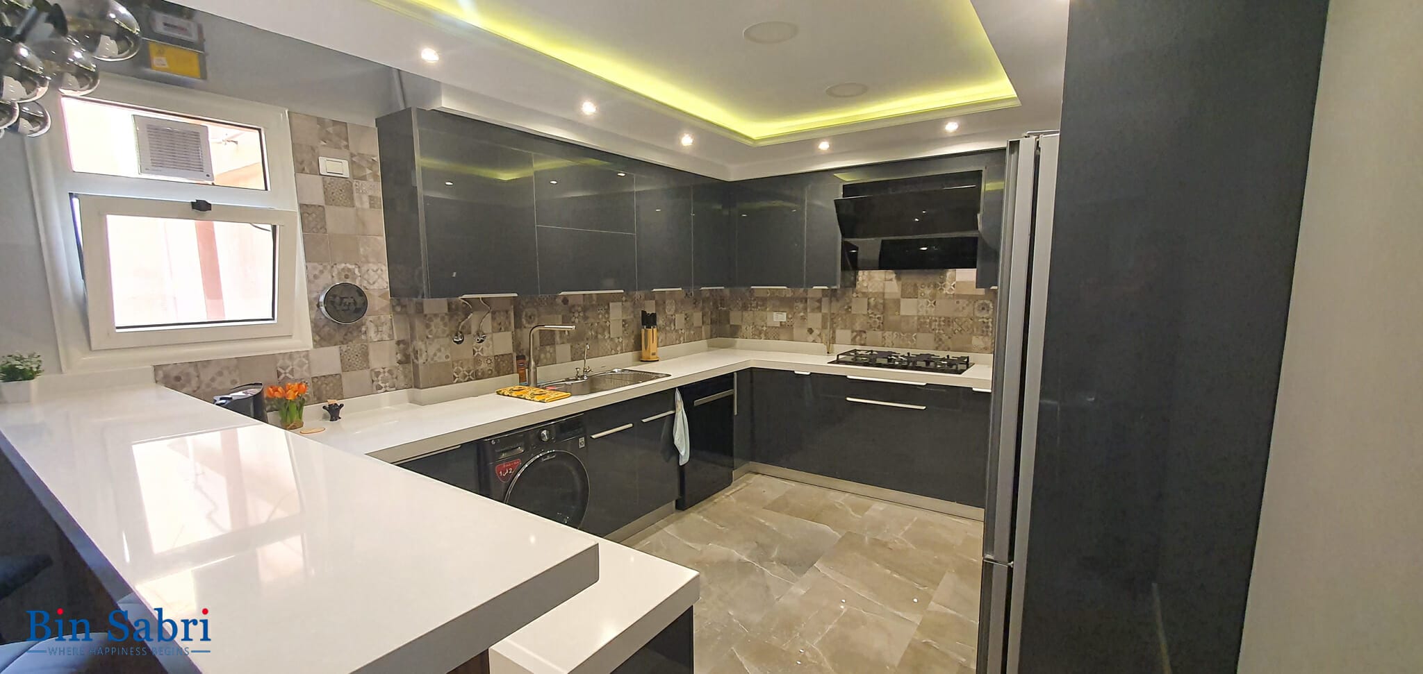 مطابخ بولي لاك